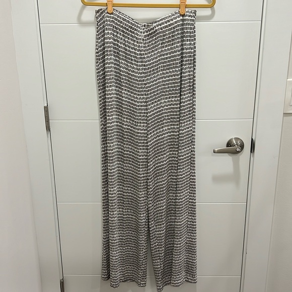 Chico’s Travelers Two Piece Set Topper Jacket & Pants Sz 1 8/10 - Picture 3 of 12